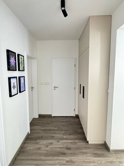 Prodej nadstandardně vybaveného bytu 3+kk v Kroměříži s lodž - 5