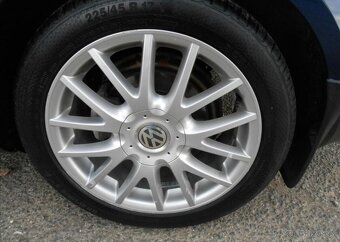 Volkswagen Jetta 2,0 TDI 103 kW CZ Serviska nafta - 5