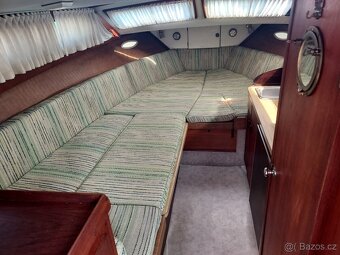 Kajutová motorová loď Trojan F26 Flybridge - 5