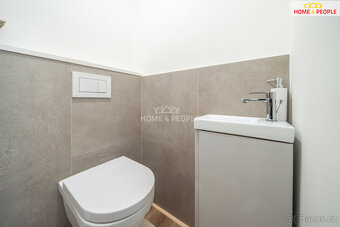 Rodinný dům s projektem na butikové hotel - 5