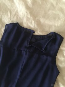 Tmavě modré romantické mini šaty - 5