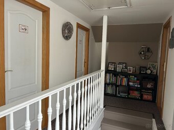 Rodinný dům 330m2 + zahrada 1737m2, 2 bytové jednotky, garáž - 5