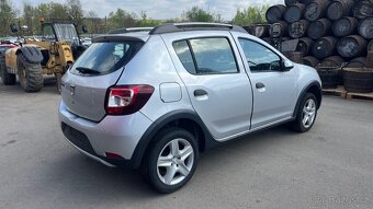 323. Dacia Sandero 1.6B Na náhradní díly - 5