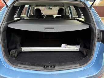 Hyundai i30 1,6i 88kW Trikolor - 5