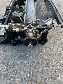 Psací stroj Continental Justin Löschner, Prague 30.léta - 5