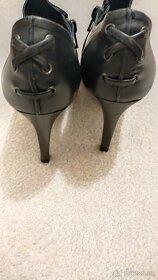 Kožené kotníčkové boty Baťa - 5