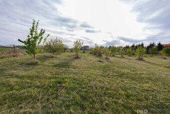 Prodej stavebního pozemku 883 m2 - 5