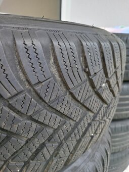 Zimni pneu+plechové disky 5x114.3 nissan - 5