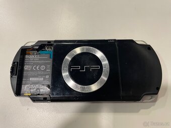 Sony PSP-2004 černé + 3 hry - 5