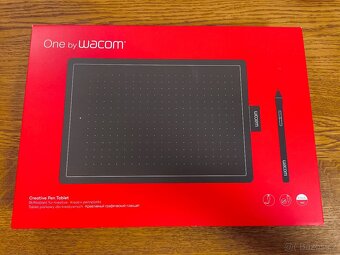 One by Wacom M - 5