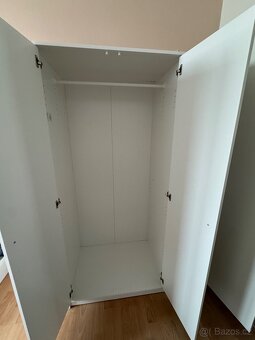 Třídveřová skříň - 5