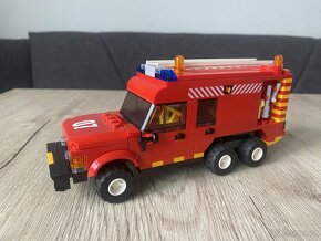 LEGO MOC Range Rover hasiči - 5