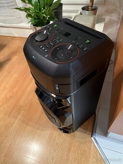 Prodám přenosný párty reproduktor LG X-BOOM - 5