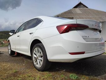Škoda Octavia IV - díly z vozu 1.5 tsi e-tec - barva f7w - 5
