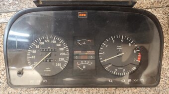 E28 budíky - 5