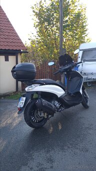 Piaggio Beverly 125 , původ ČR, najeto pouze 10 tisíc - 5