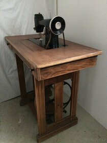 Historický šicí stroj - 5