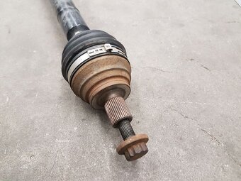 Poloosa pravá 1K0407272NN Škoda Yeti 1,2 TSi 6-kv. - 5