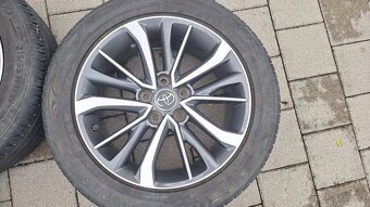 Alu kola Toyota 17" 5x114,3 letní pneu 215/55 R17 5-6mm - 5