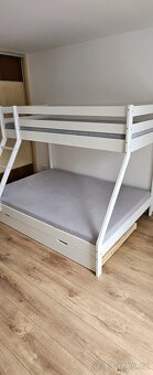 Patrová postel i s matracemi a přistýlkou - 5