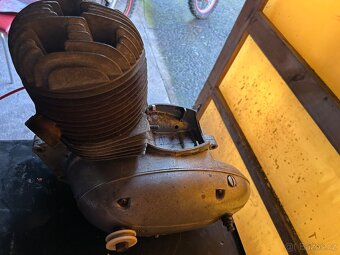 Motor Jawa 250 353 - 5