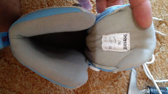 Prodám téměř nové dámské/dětské bruslařské boty vel 36 - 5