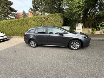 Toyota Corolla 2023 km- 20,000 - 5