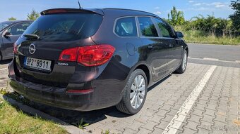 Opel Astra J Sports tourer - 5