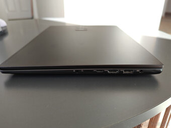 ASUS Vivobook 14" OLED AMD R7 5800H 16GB RAM RTX3050 - 5