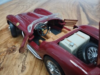 Ferrari 250 Testa Rossa 1/18 - 5