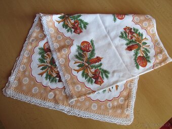 HISTORICKÉ VÁNOČNÍ  UBRUSY a PROSTÍRÁNÍ - 5