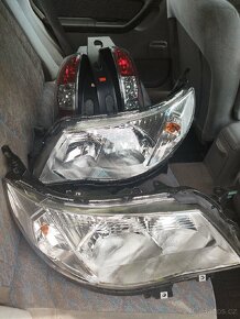 Subaru světla přední a zadní+přední masky,aj.náhradní díly. - 5