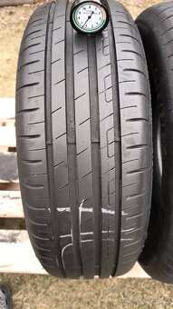Zánovní pneu Goodyear 205/60 R16 - 5