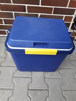 Prodám 2 x použitou autoledničku s ventilátorem na 12 V. - 5