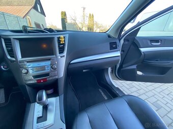 Subaru Outback 2,5 - 5