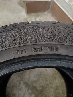 235/45R17 - 5