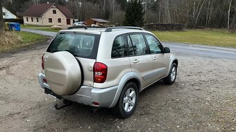 Toyota RAV4 - 5