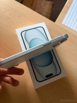 Apple iPhone 15 - 128 GB, bílý - 5