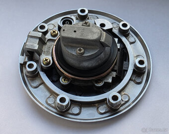 Prodám originální víčko nádrže Kawasaki - 5