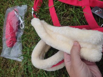 Ohlávka a vodítko v červené barvě s beránkem - 5