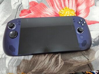 Lenovo legion go s 2Tb, tvrzené sklo, nabíječka, 2 pouzdra - 5