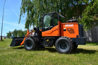 Kloubovy nakladač HT920 4x4 - 5