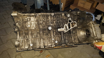 Blok Hlava a vana XD motoru M57N2 306D3 170kW 231k - 5