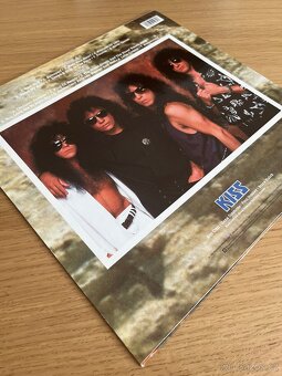 KISS – Hot In The Shade - 5