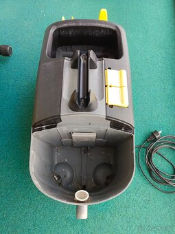 PRODÁM PLNĚ FUNKČNÍ PROFESIONÁLNÍ TEPOVAČ KARCHER PUZZI 10/1 - 5