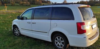 Chrysler Town Country 3,6 Penta DVD 2011 - 5