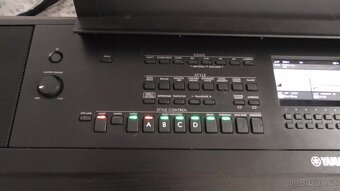 YAMAHA DGX 670 - 5