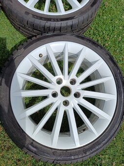 ALU kola škoda Turini r18, 5x112, letní pneu - 5