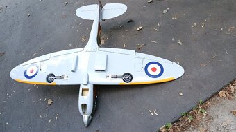 Spitfire Hangar9 - 5