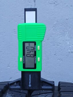Pěkná zimní kola Škoda Karog 215/60/16, vzorek 8mm - 5